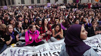 Mujeres en Plaza Jaume